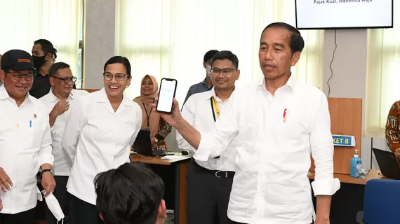 Presiden Jokowi dan Menkeu Sri Mulyani Dorong Masyarakat Tepat Waktu Sampaikan SPT, Penerimaan Pajak Akan Digunakan untuk Pembangunan